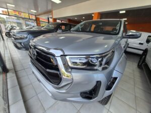 Toyota Hilux 4X4 SRX 2025 I Norberto